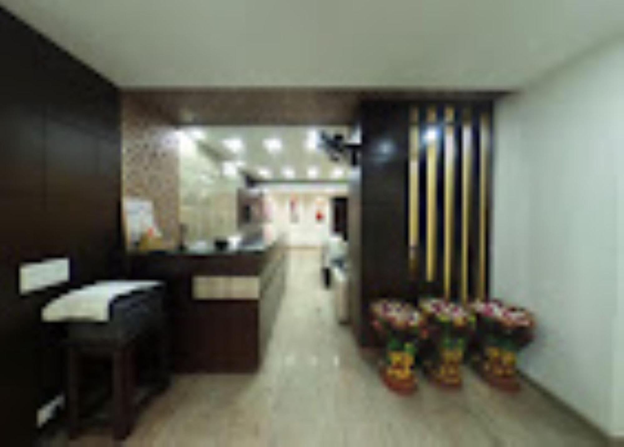 Hotel Royal Palace Hapur 外观 照片